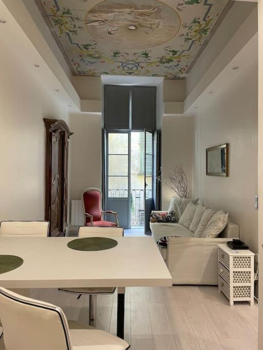 Luxury In The Heart Of Old Town Nice. Apartment *
