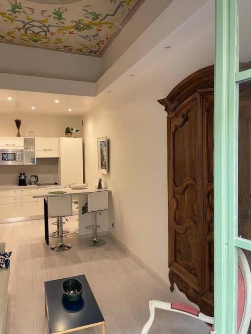 Luxury In The Heart Of Old Town Nice. Nizza